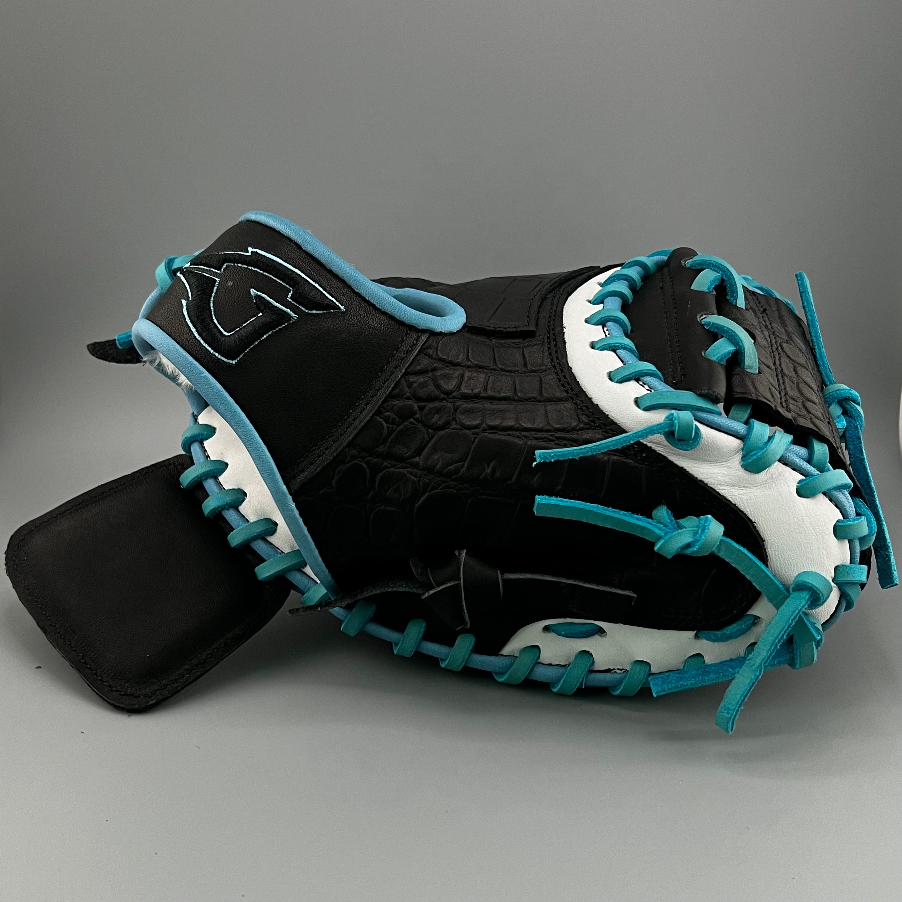 Goin Yard Gloves Catcher Trainer