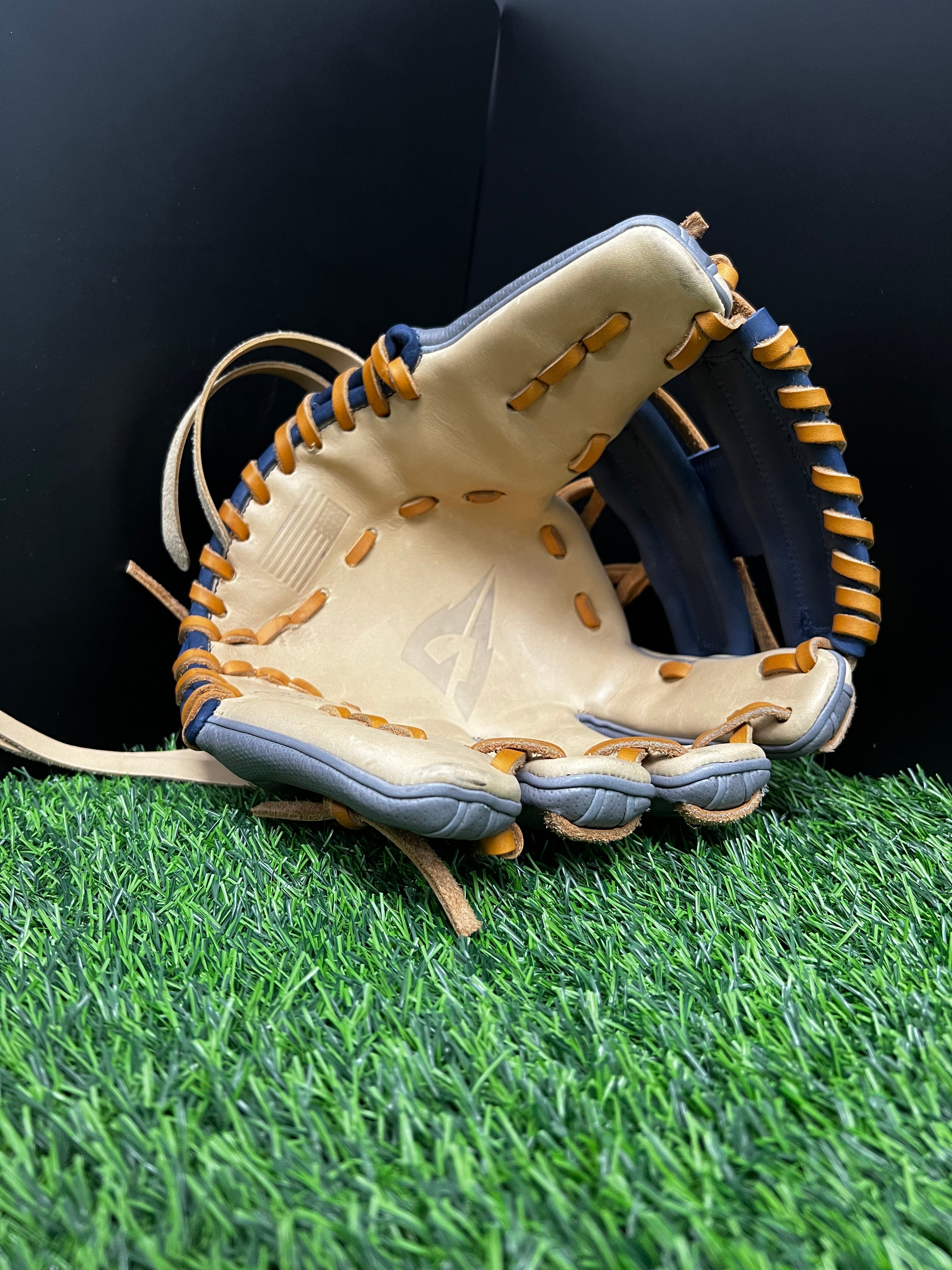 CLOSEOUT* Mexican Kip - Perforated Grey/Blonde/Navy - I-Web