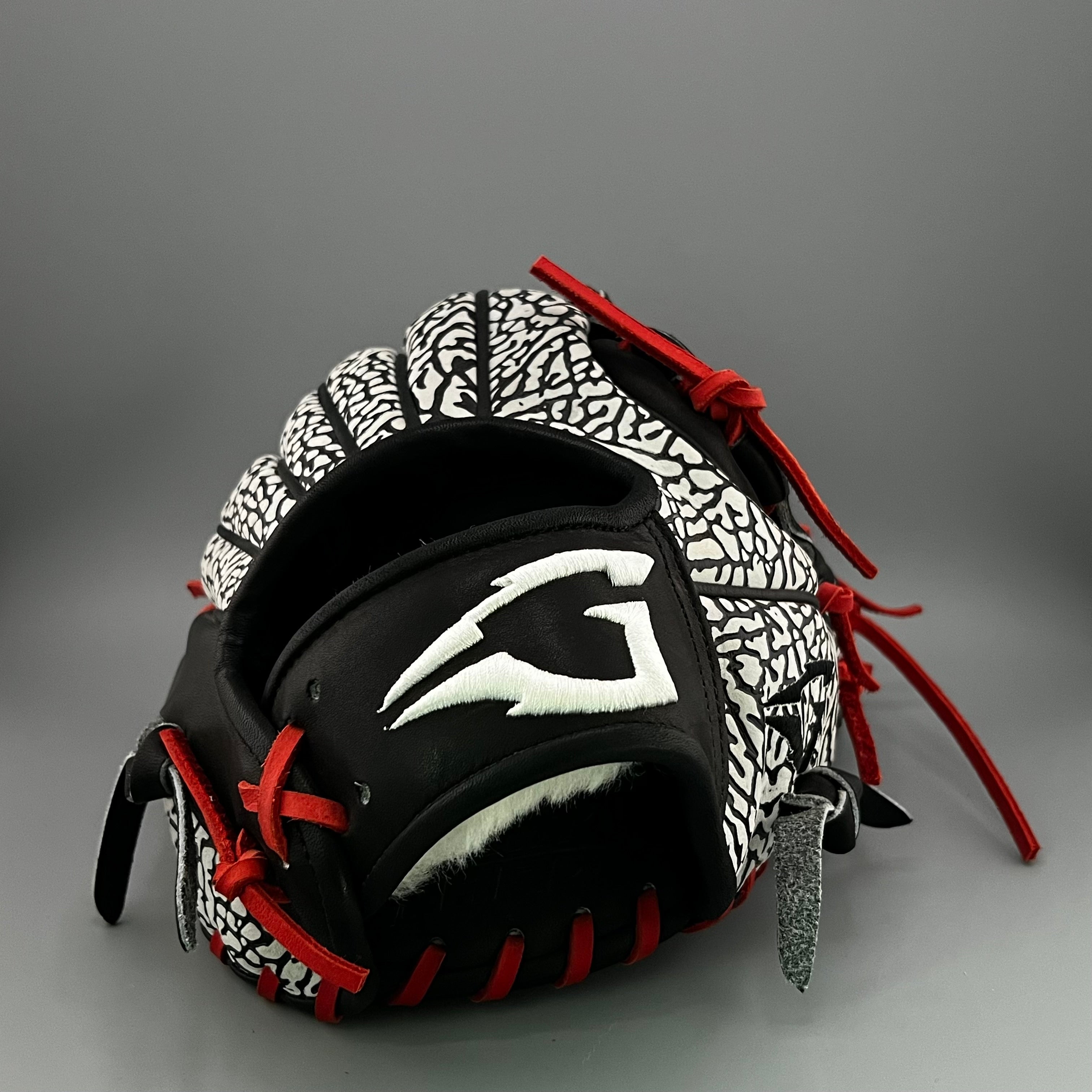 Japanese Kip - Elephant - Elite Pitching Glove - 11.75 RH Throw